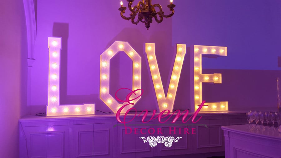 love sign hire