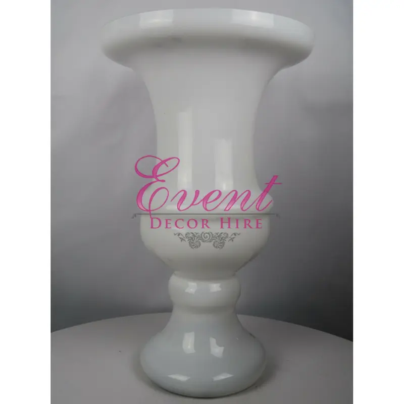 white glass urn wedding centrepiece