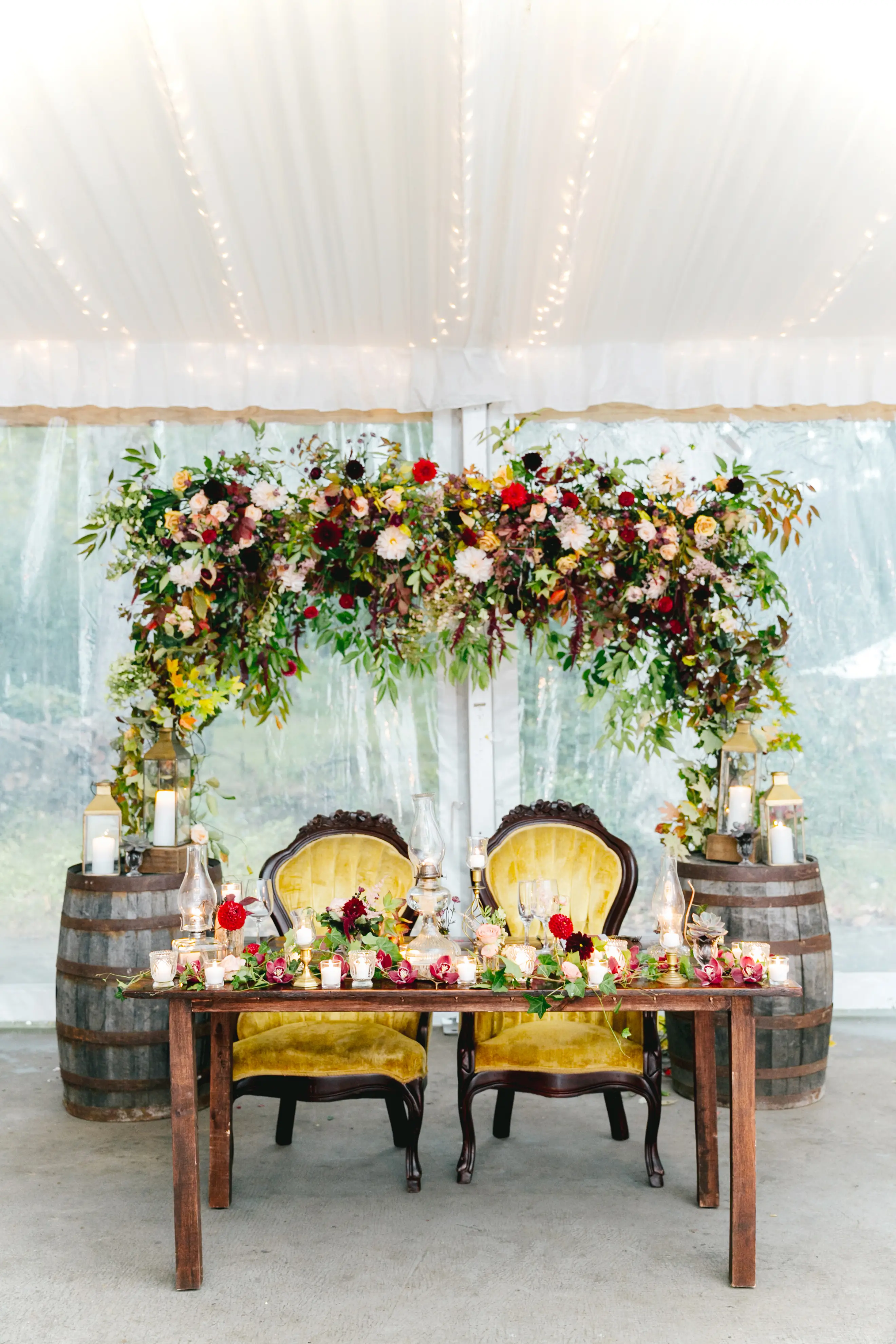 arch sweet heart table