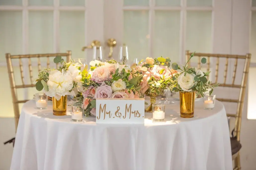 flowers for sweetheart table