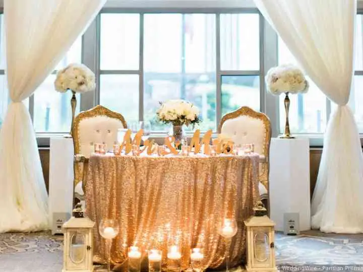 simple sequin sweetheart table